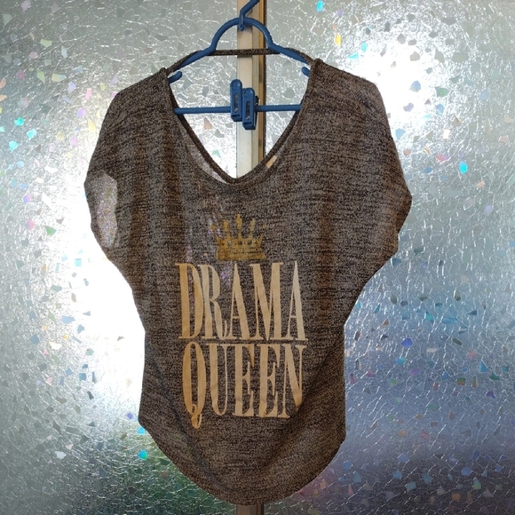 No Boundaries Graphic Tee - Picture 9 of 10